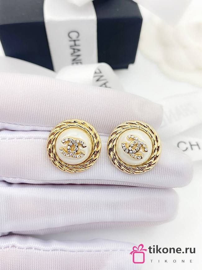 Chanel Button Pearl Earrings - 1
