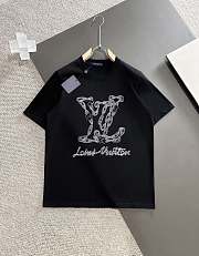 Louis Vuitton Men's T-shirt Black - 1