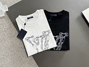 Louis Vuitton Men's T-shirt Black - 4