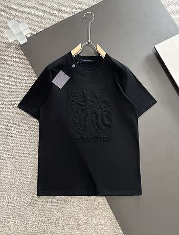 Louis Vuitton Men's T-shirt Dragon Pattern Black
