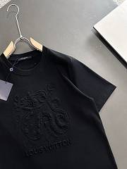 Louis Vuitton Men's T-shirt Dragon Pattern Black - 2
