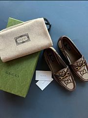 Gucci Loafer With Interlocking G Horsebit In Brown Leather - 2