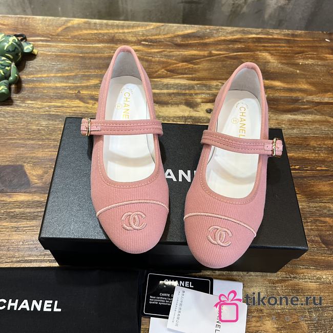 Chanel Pink Flat Shoes - 1