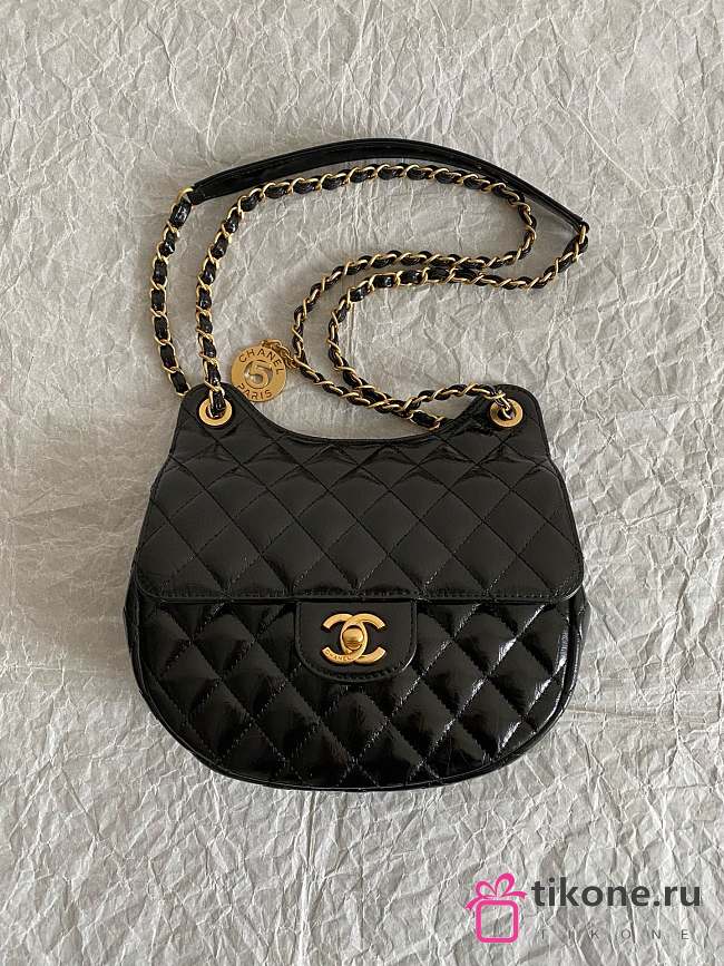 Chanel Black Hobo Bag In Lambskin - 20×6×19cm - 1