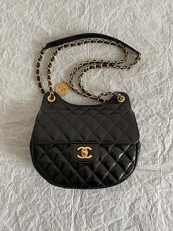 Chanel Black Hobo Bag In Lambskin - 20×6×19cm