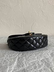 Chanel Black Hobo Bag In Lambskin - 20×6×19cm - 2