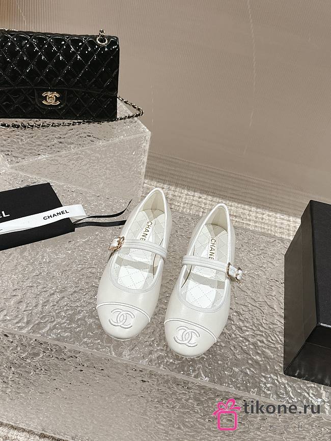 Chanel Mary Janes Lambskin White - 1