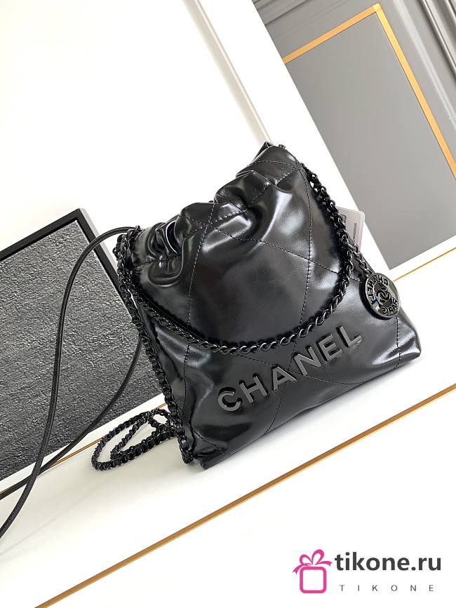 Chanel 22 Small Handbag All Black - 20x19x6cm - 1