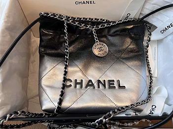 Chanel 22 Gradient Black & White - 20x19x6cm