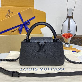 Louis Vuitton M23955 Capucines East West Black Bag - 22x12x8cm