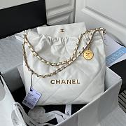 Chanel 22 White Lambskin Leather Handbag 35cm - 1