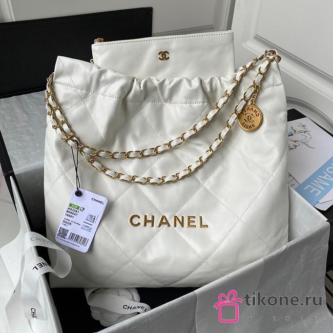 Chanel 22 Large White Lambskin Leather Handbag 39cm - 1