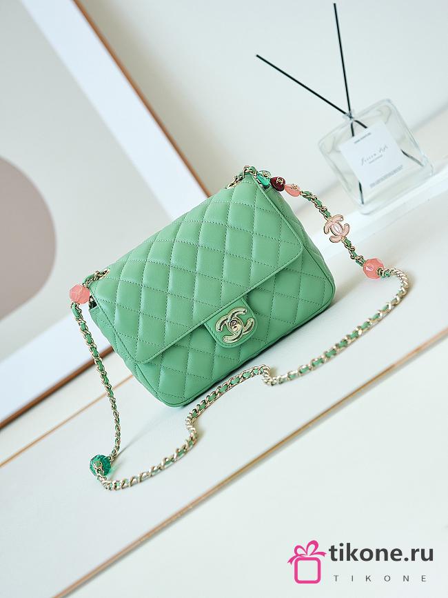 Chanel Flap Bag Green Lambskin Gold-Tone Metal 18.5cm - 1