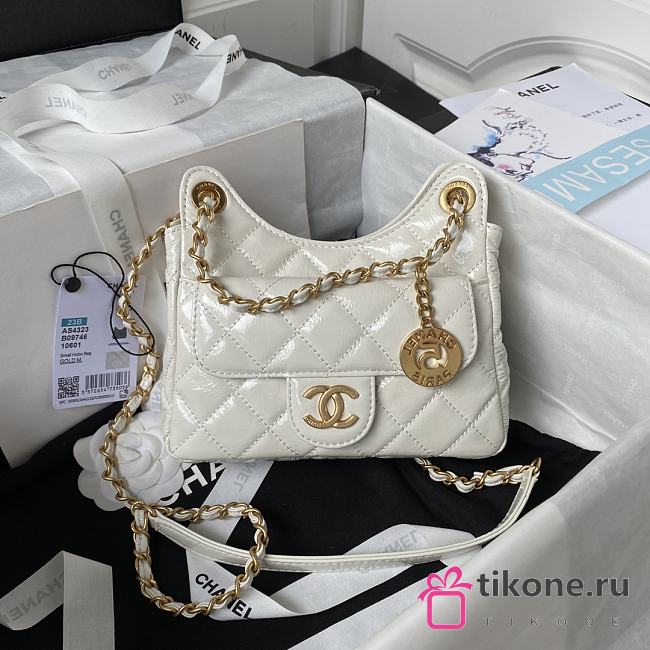 Chanel Hobo White Lambskin Handbag - 17×19×6cm - 1