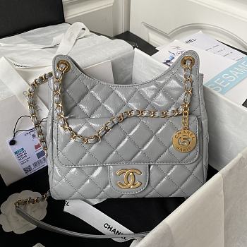 Chanel Hobo Grey Lambskin Handbag - 21.5×22.5×7cm