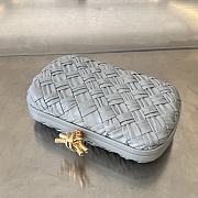 BV Knot In Grey - 19x11.5x5cm - 3