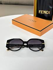 Fendi Logo Sunglasses - 5