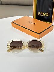 Fendi Logo Sunglasses - 4