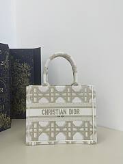 Dior White and Gold-Tone Macrocannage Embroidery Tote - 26x22x8cm - 1