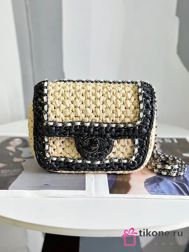 Chanel Mini FlapBag Raffia In White&Black 18cm - 1