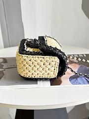 Chanel Mini FlapBag Raffia In White&Black 18cm - 4