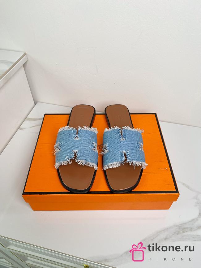 Hermes Oran 2024 In Blue Slippers - 1