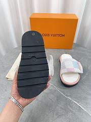 LV Pool Pillow Flat Comfort Mule Rose Clair - 4