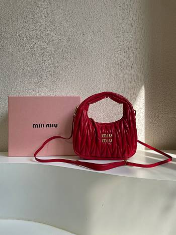 Miumiu Small Red Wander Matelassé Shoulder Bag - 20x17x6cm