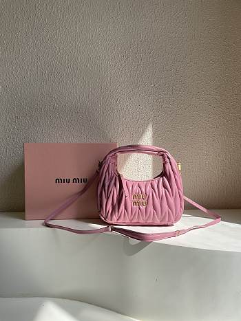 Miumiu Small Pink Wander Matelassé Bag - 20x17x6cm