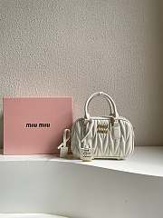 Miumiu White Matelassé Leather Small Bag 20cm - 1