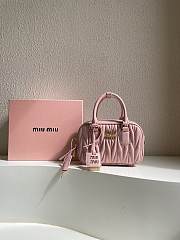 Miumiu Pink Matelassé Leather Small Bag 20cm - 3