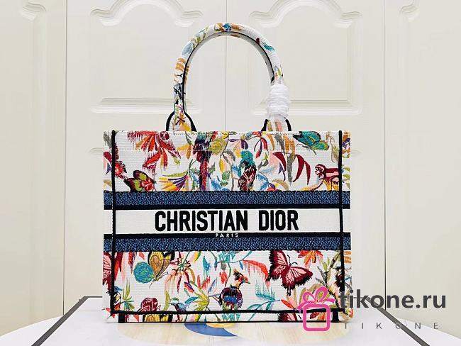 Dior Medium Tote Toile de Jouy Fantastica Embroidery - 36x27x16cm - 1