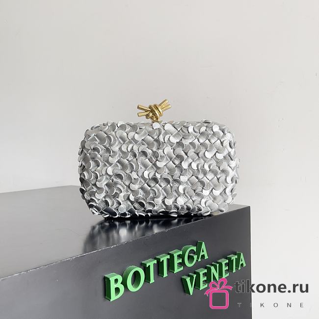 Bottega Veneta Silver Knot Minaudiere Silver - 20.5x6x12.5cm - 1