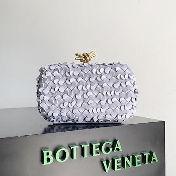 Bottega Veneta White Knot Minaudiere - 20.5x6x12.5cm