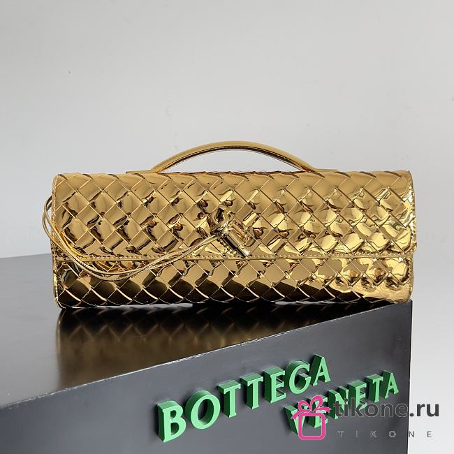 Bottega Veneta Andiamo Clutch Bag In Gold - 31x13x3cm - 1