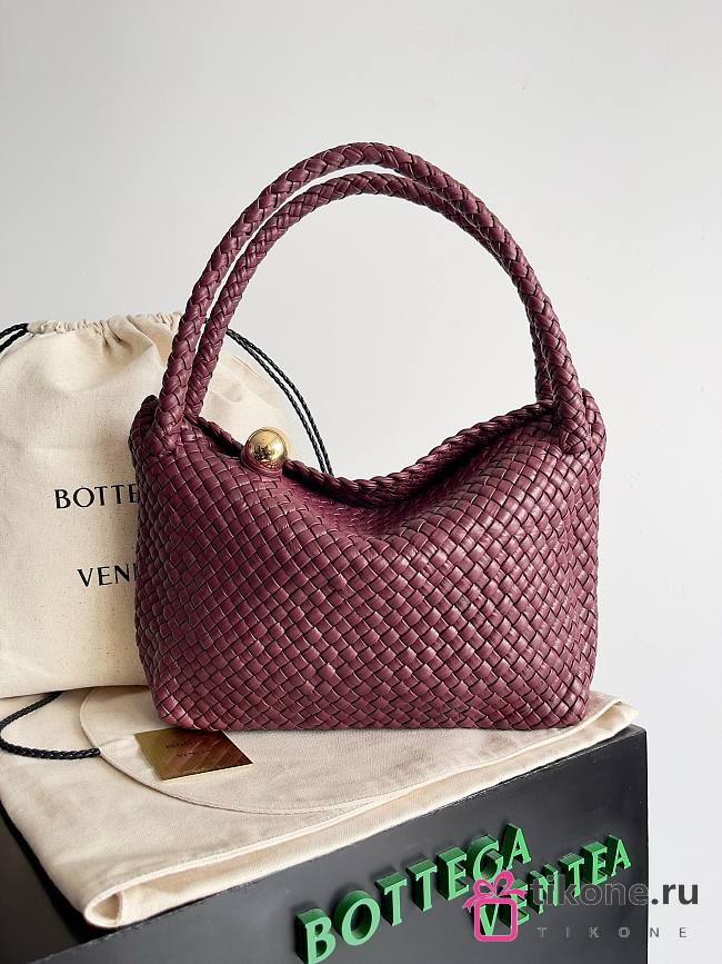 Bottega Veneta Tosca Burgundy Shoulder Bag - 27x18x9cm - 1