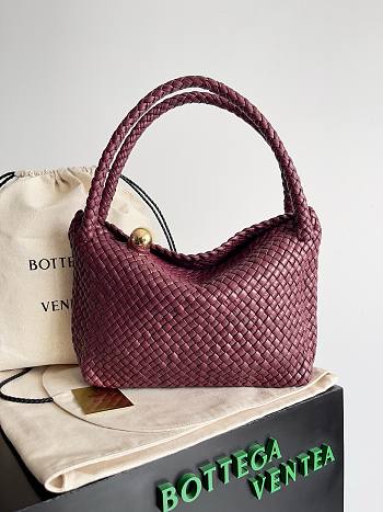 Bottega Veneta Tosca Burgundy Shoulder Bag - 27x18x9cm