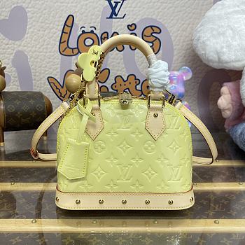 Louis Vuitton M24063 Vernis Nano Yellow Alma Chain - 18x12x8cm