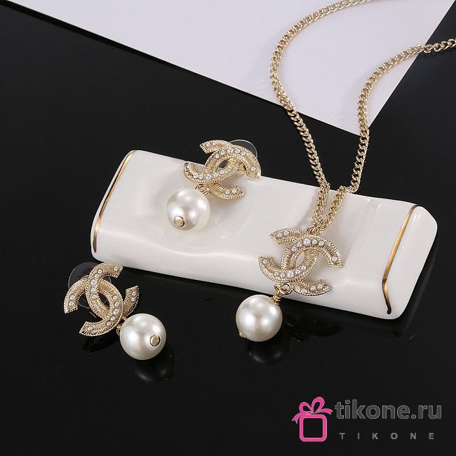 Chanel Necklace And Earrings Set - 1