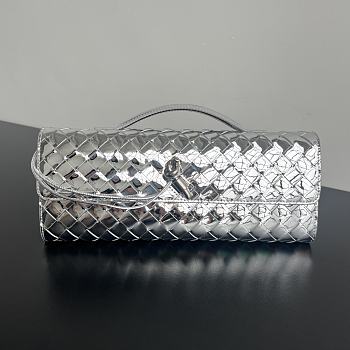 Bottega Veneta Andiamo Clutch Bag In Silver - 31x13x3cm