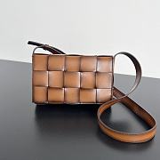 Bottega Veneta Medium Cassette Brown Leather Bag - 23x15x5cm - 1