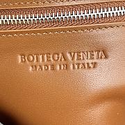 Bottega Veneta Medium Cassette Brown Leather Bag - 23x15x5cm - 2