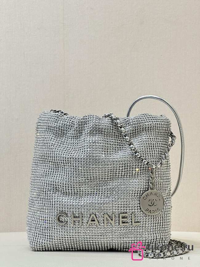 Chanel 22 Evening Diamond Hobo Bag - 24x20x7cm - 1