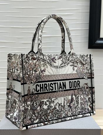 Dior Medium Book Tote Ecru Winter Soleil Embroidery 36cm 