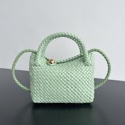 Bottega Veneta Tosca In Fresh Green Shoulder Bag - 20x15.5x7cm - 1