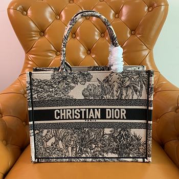 Dior Book Tote Bag Medium Etoile de Voyage 36cm