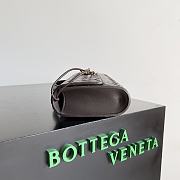 Bottega Veneta Andiamo Clutch Bag In Fondant - 31x13x3cm - 5