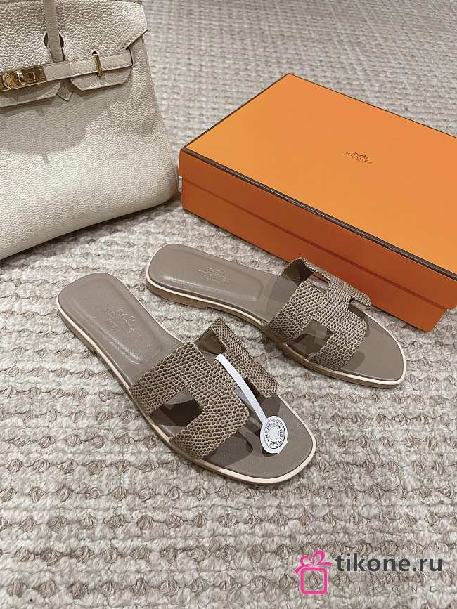 Hermes Oran Sandal Lizard Elephant Grey - 1