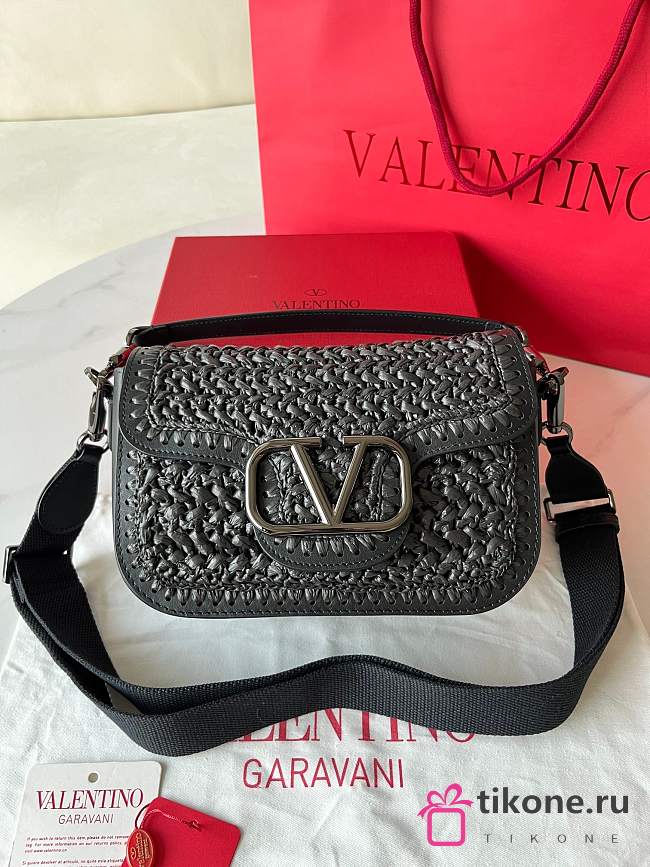 Valentino Garavani Black Raffia Bag - 23.5x18x8cm - 1