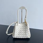 Bottega Veneta Small Parachute Cream Bag - 21x17x16.5cm - 1